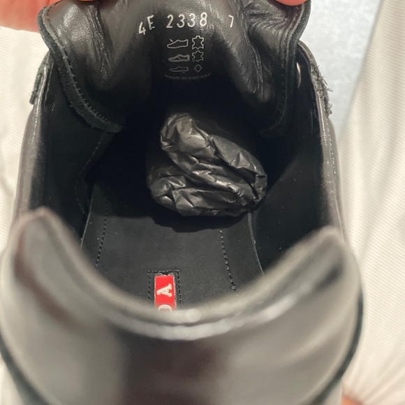Prada Sneakers. Store for a few years. Size EU41 - US8 - UK7 - Picture 7 of 7